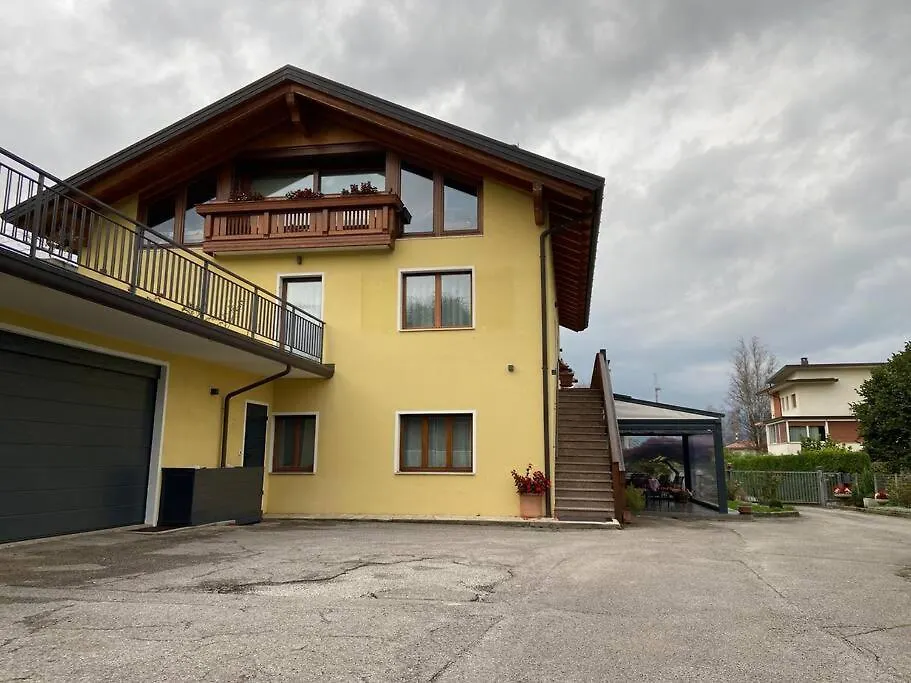 B&B Casa Orsingher A 2 Passi Da Belluno Trichiana Italy